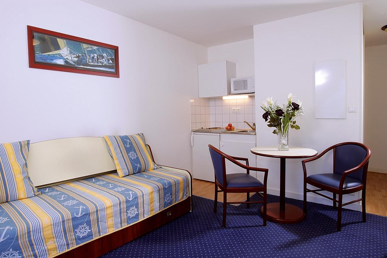 Terres De France Brest Aparthotel Exterior photo