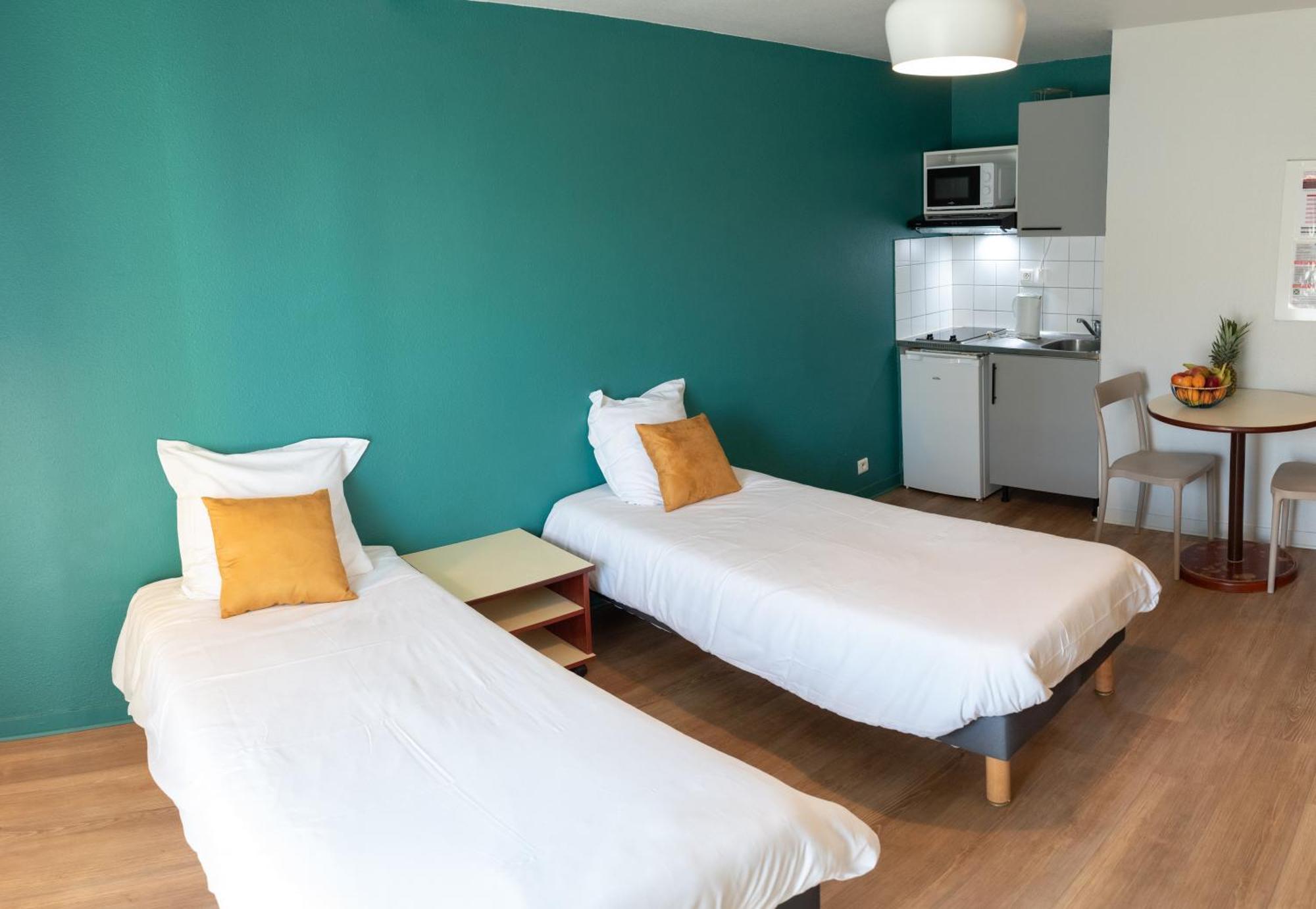 Terres De France Brest Aparthotel Exterior photo